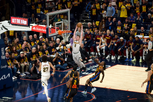 威少 21+11 主导逆转 约基奇 44+13 独木难支 国王终结八连败