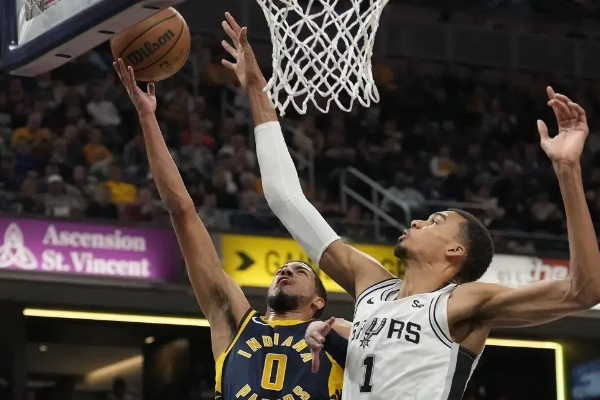  6连胜创6年纪录！双核引领马刺擒奇才 文班14+12锁防福克斯27分封神