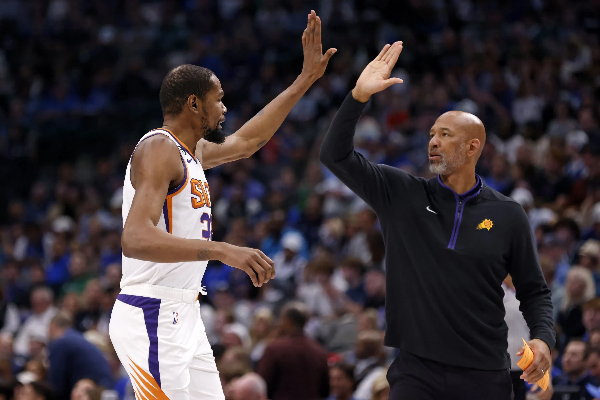  被低估的防守王牌！火箭捡漏狂喜，斯通遇两难，首轮秀恐成交易筹码