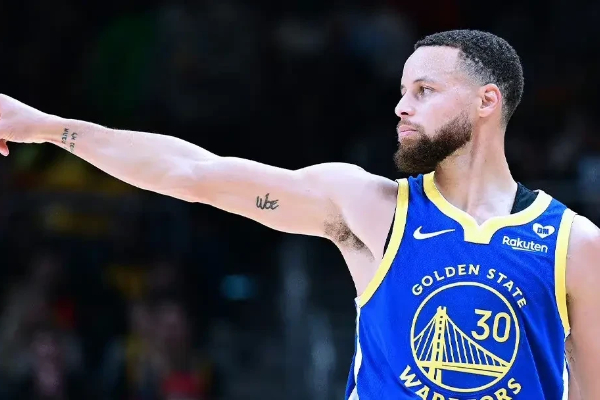 40分打服库里！场均17+6悍将成冲冠密钥，火箭该果断出手了